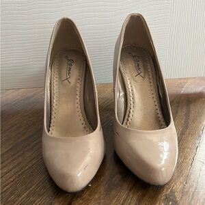 Nude Classic Heel